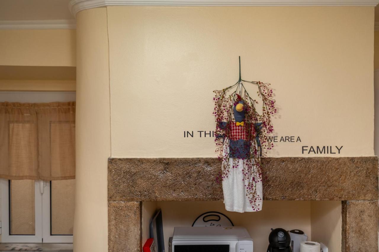 Cozy One Bedroom Apt In Historic Location - Carmo Lisboa Екстериор снимка