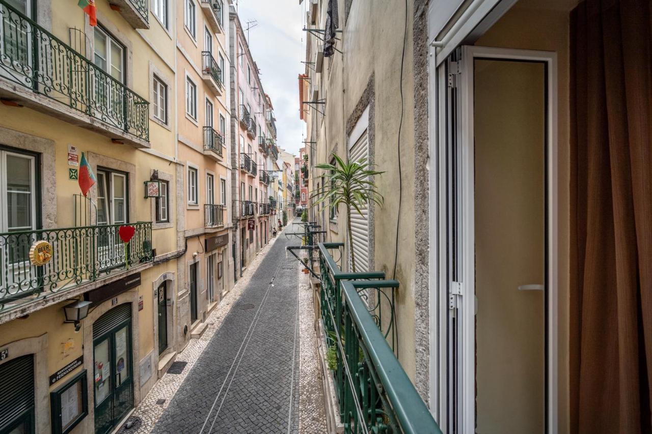 Cozy One Bedroom Apt In Historic Location - Carmo Lisboa Екстериор снимка