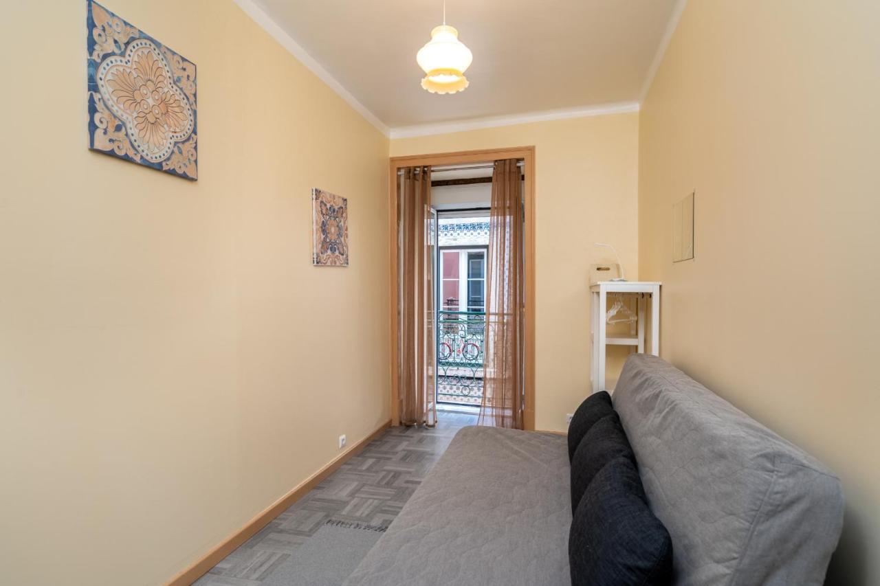 Cozy One Bedroom Apt In Historic Location - Carmo Lisboa Екстериор снимка